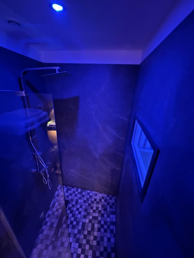 Chic & Jacuzzi Apartment จิวอรส์ ภายนอก รูปภาพ