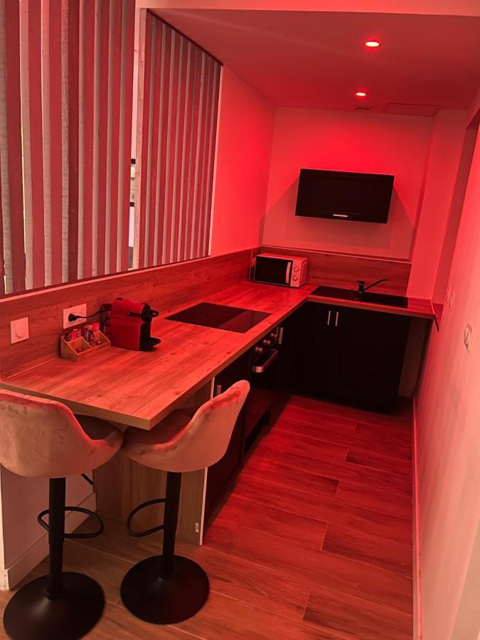 Chic & Jacuzzi Apartment จิวอรส์ ภายนอก รูปภาพ