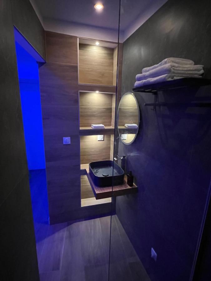 Chic & Jacuzzi Apartment จิวอรส์ ภายนอก รูปภาพ